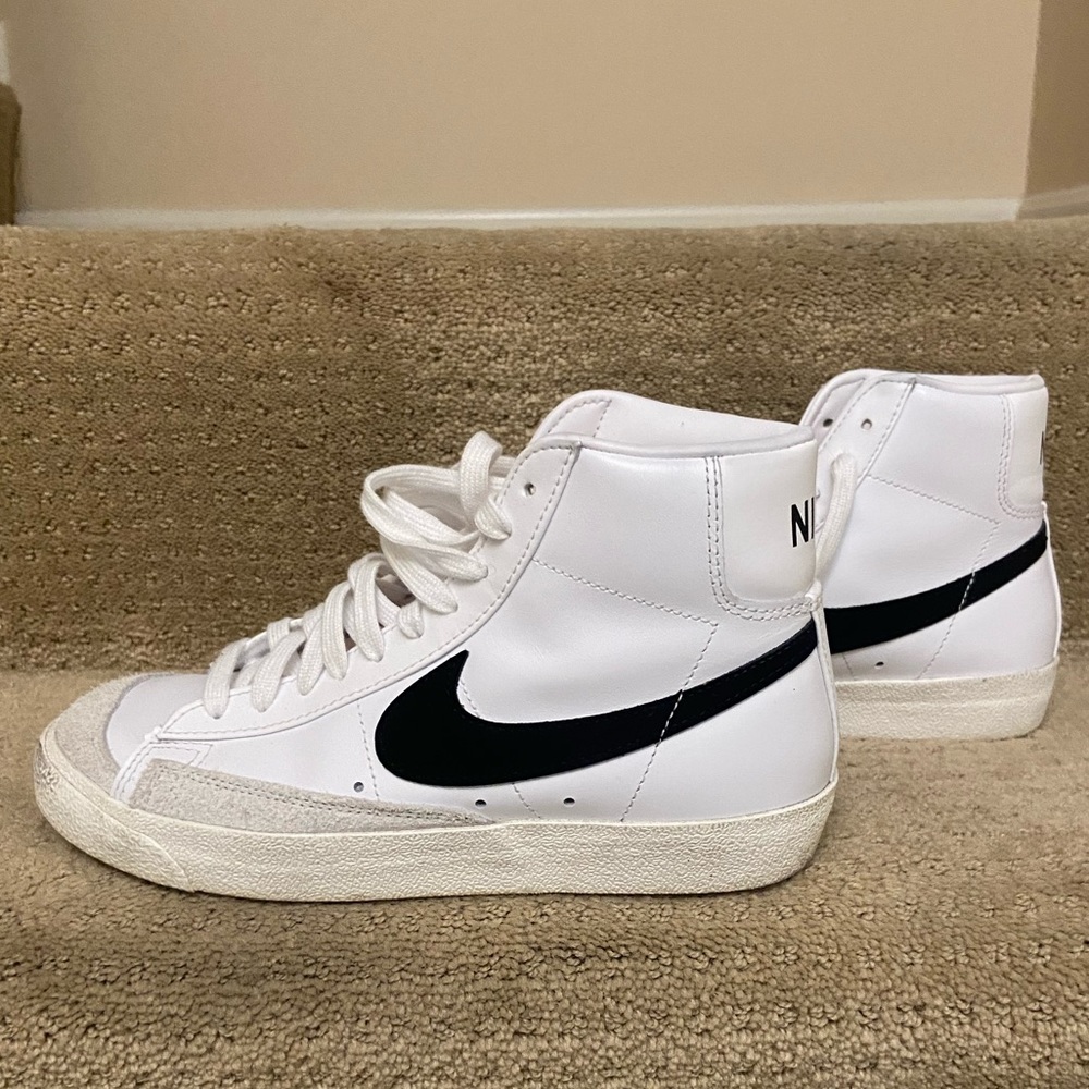 Nike Blazer Mid 77 Vintage Sneaker. Women’s size 8